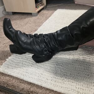 Elegant Black Heeled Boots